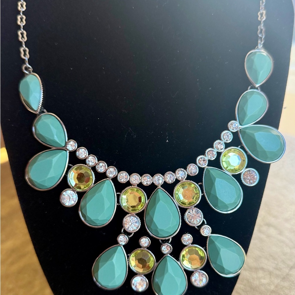 Elegant Green Statement Necklace